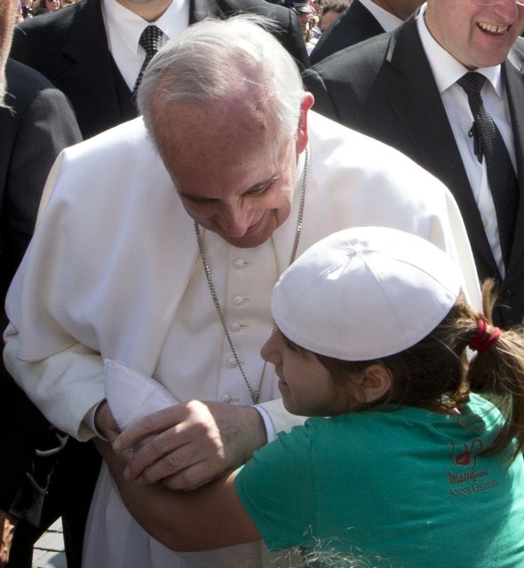 «Να είστε μητέρες, όχι γεροντοκόρες» λέει ο Πάπας στις καθολικές μοναχές